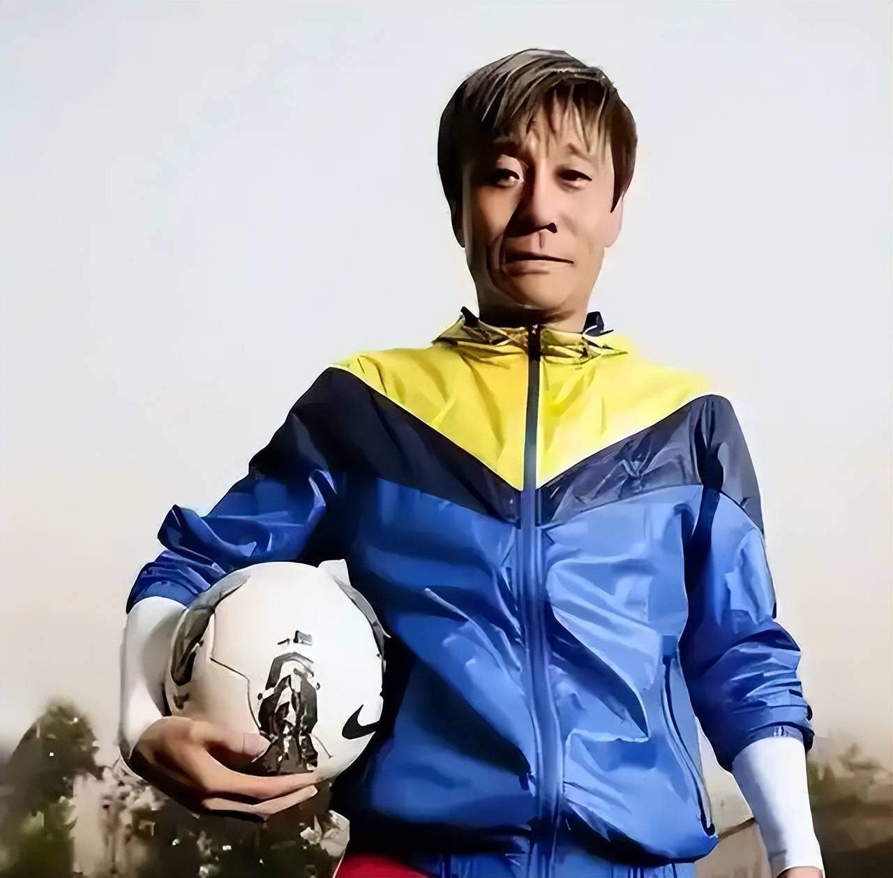必威体育娱乐-20年前，那个让那英甘愿“未婚生子”的前国脚高峰，如今过得怎样的简单介绍