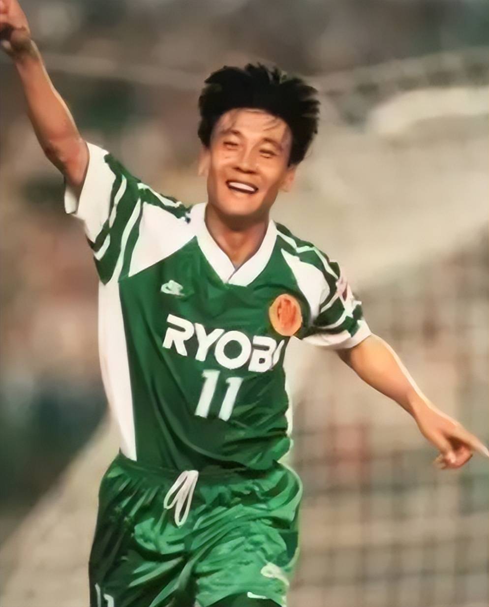 20年前，那个让那英甘愿“未婚生子”的前国脚高峰，如今过得怎样的简单介绍