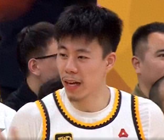 必威体育娱乐-关于张镇麟陈旧性伤病复发离开国家队返回俱乐部康复的信息